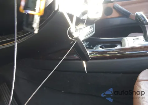 2010 BMW X5 xDrive30I z USA, uszkodzony, nr VIN 5UXFE4C50AL276977